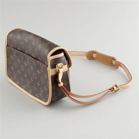 louis vuitton crossbody tote|crossbody bags louis vuitton men's.